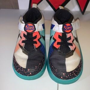 (PS) Nike Space Jam x LeBron 18 Low 'Lola Bunny' 
Size 10 C 
Used - No Box
